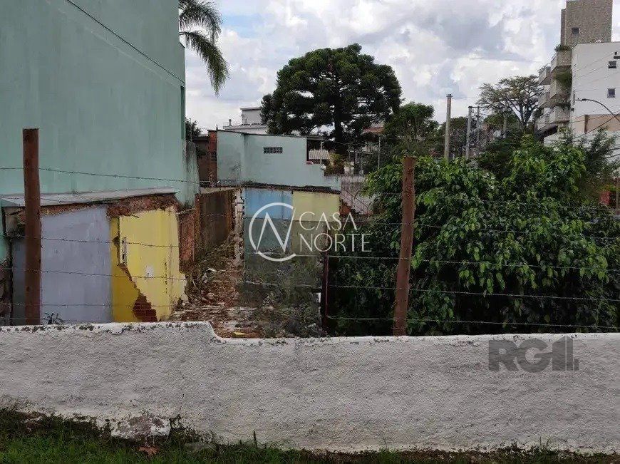 Terreno à venda  com 358m², Rua Conde da Figueira no bairro Vila Jardim em Porto Alegre