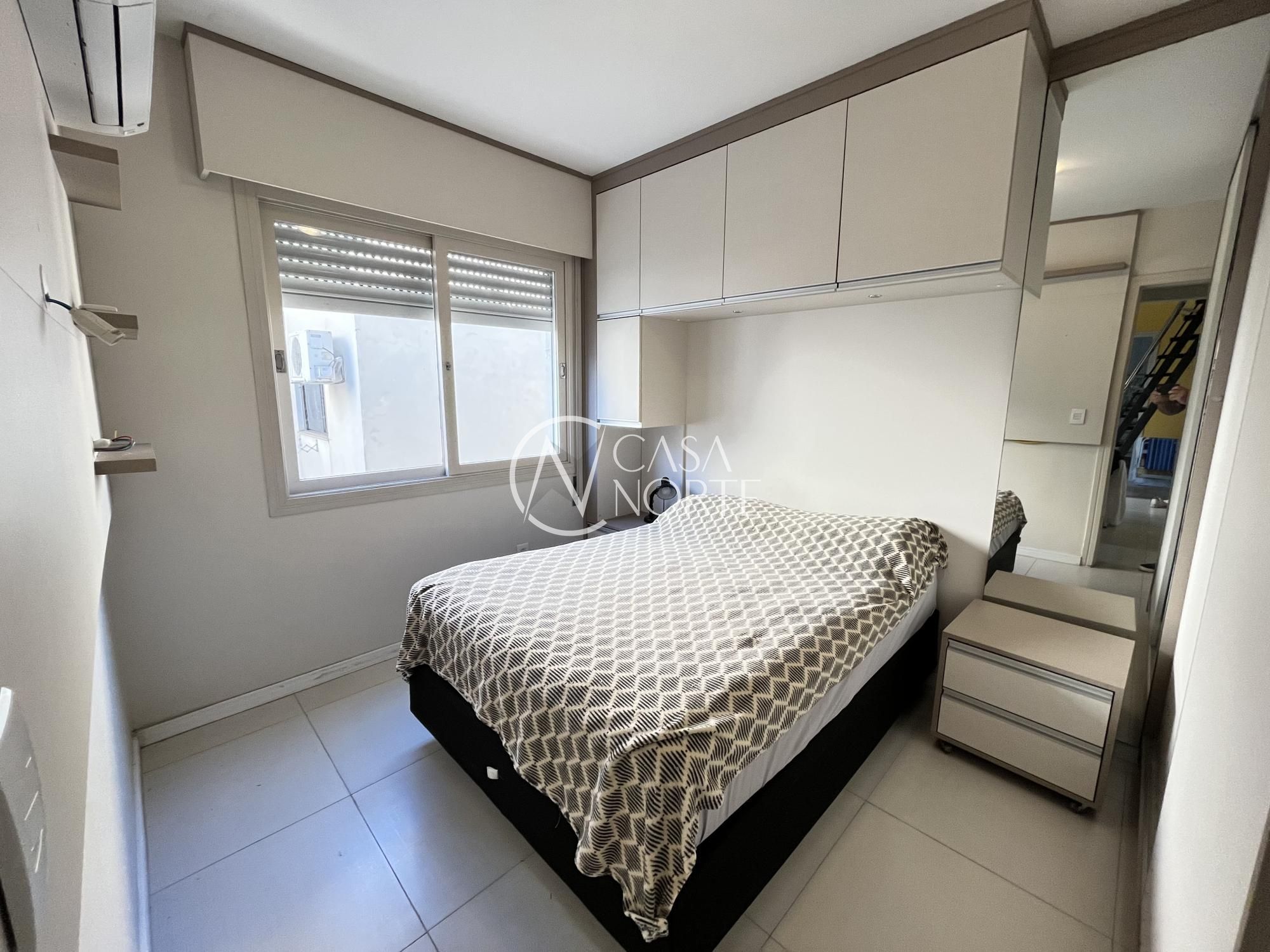 Apartamento à venda com 2 quartos, 90m², 1 suíte, 1 vaga, Rua Bernardo Pires no bairro Santana em Porto Alegre