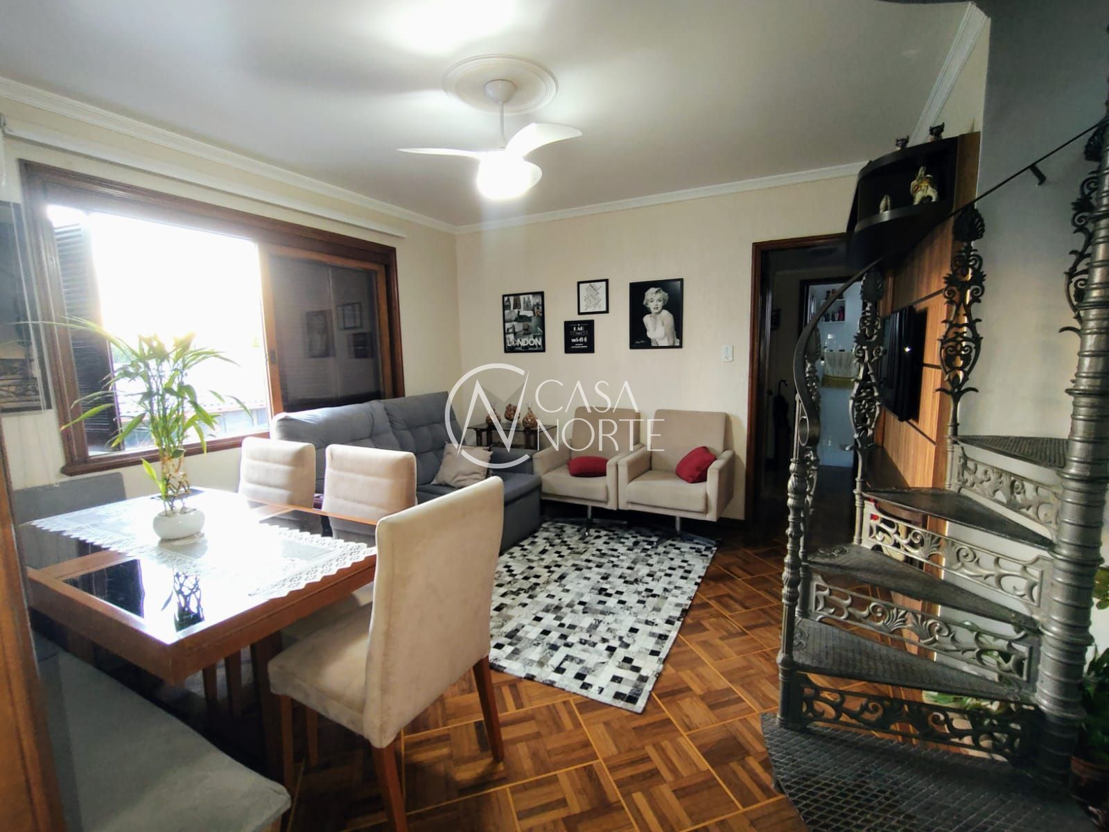 Cobertura à venda com 3 quartos, 151m², 1 suíte, 2 vagas, Travessa Alexandrino de Alencar no bairro Azenha em Porto Alegre