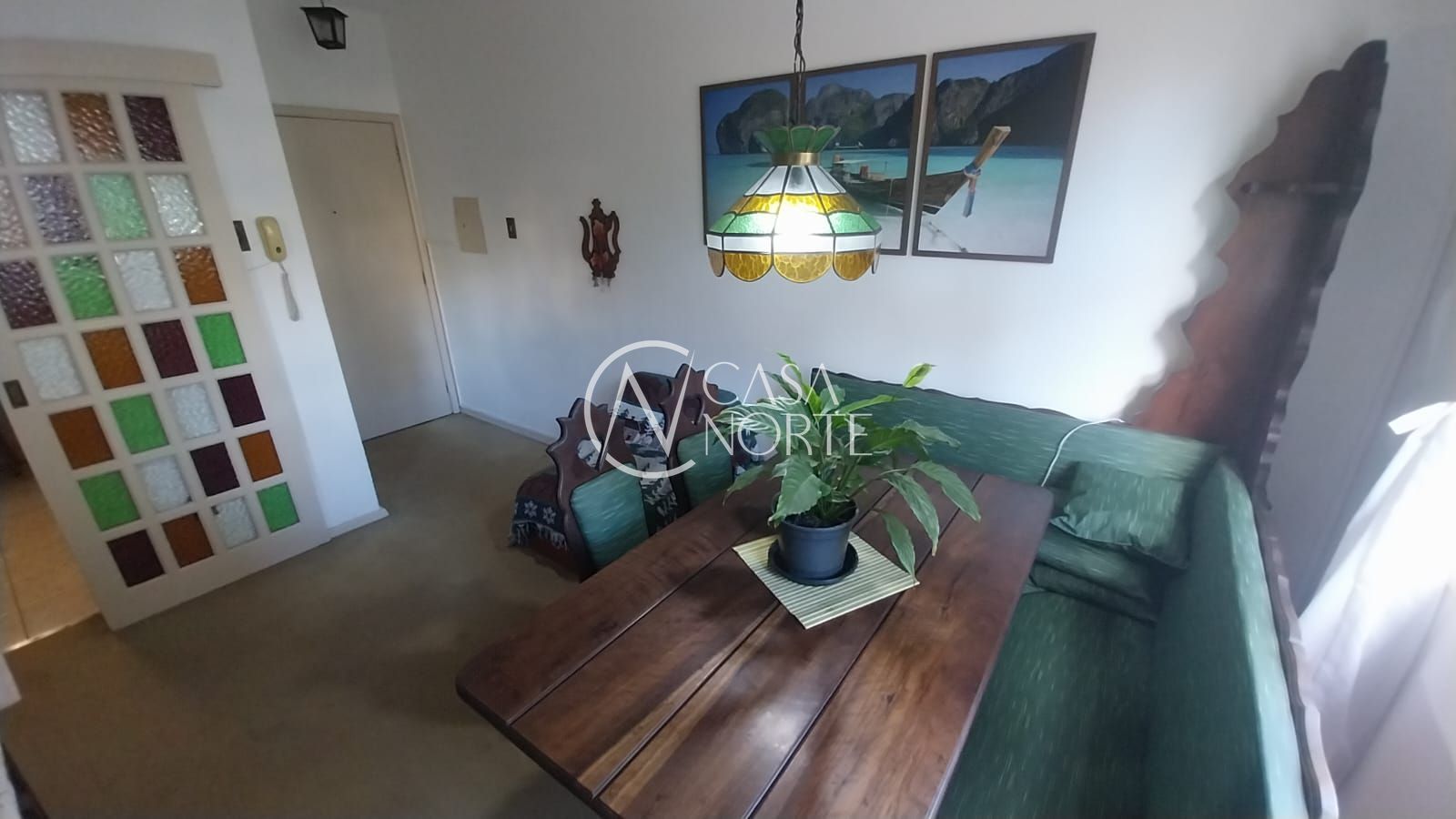 Apartamento à venda com 2 quartos, 77m², 1 vaga, Rua Roque Calage no bairro Passo da Areia em Porto Alegre