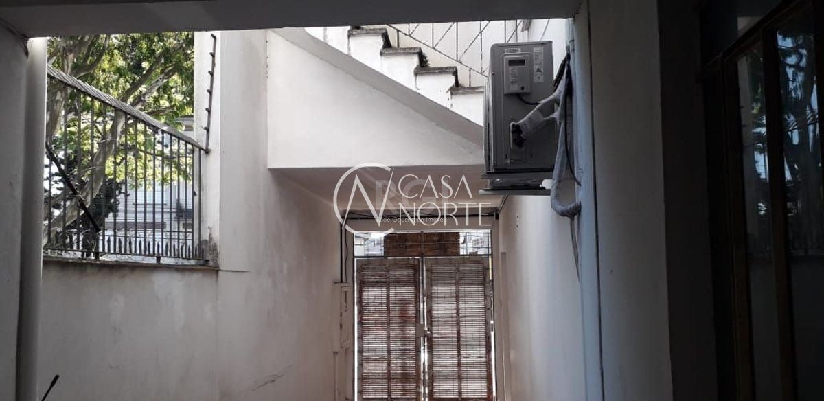 Casa à venda com 4 quartos, 250m², 1 suíte, 3 vagas, Rua Silveiro no bairro Menino Deus em Porto Alegre