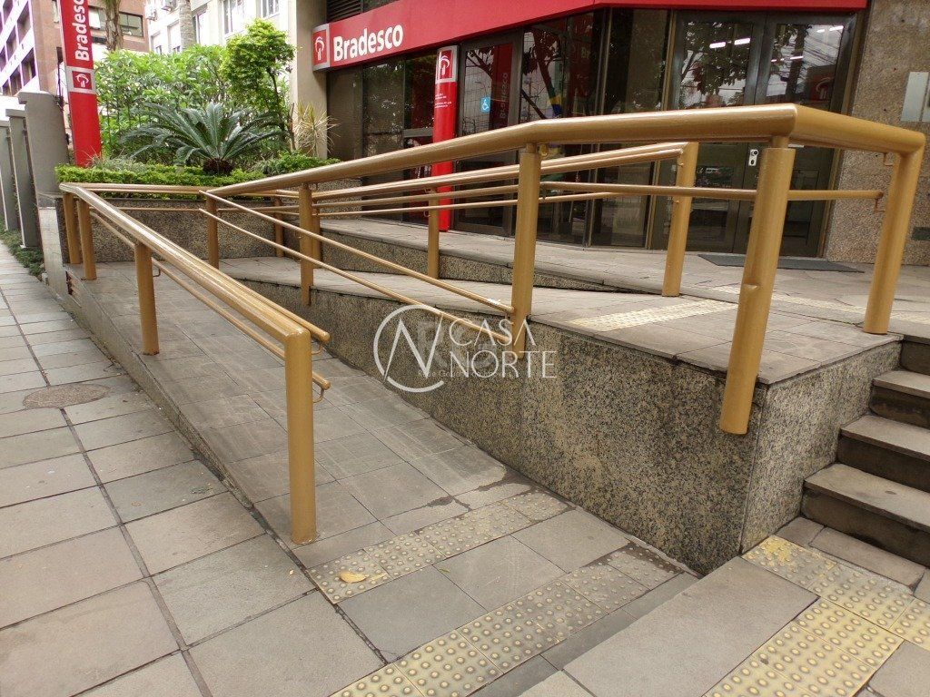 Sala Comercial à venda com 1 quarto, 46m², 1 vaga, Avenida Carlos Gomes no bairro Auxiliadora em Porto Alegre