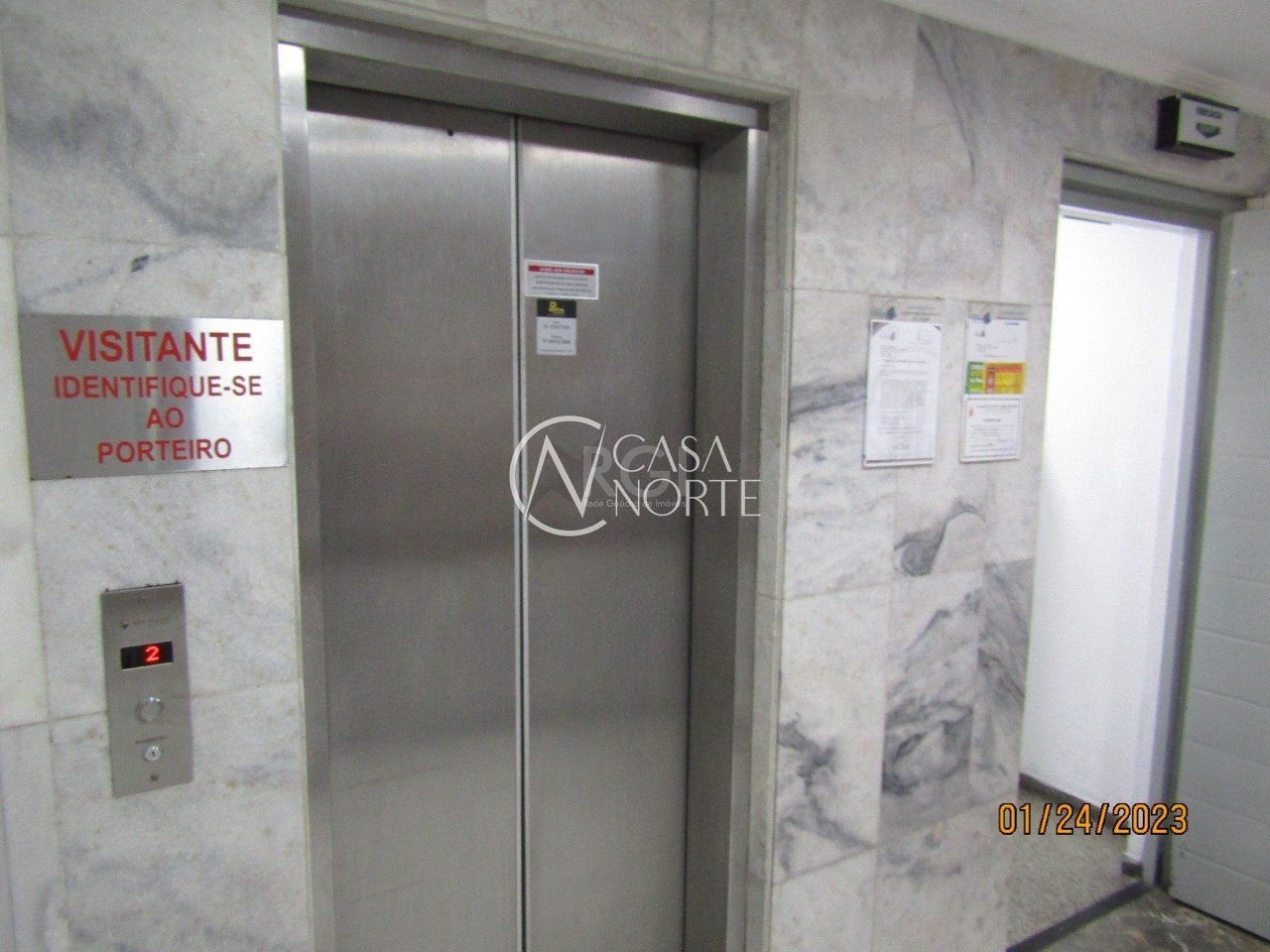 Sala Comercial à venda , 37m², 1 vaga, Avenida Getúlio Vargas no bairro Menino Deus em Porto Alegre