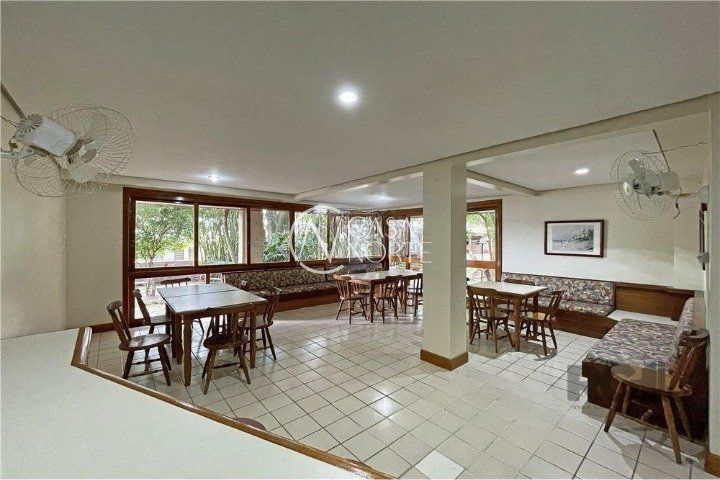 Apartamento à venda com 2 quartos, 72m², 1 vaga, Avenida Clemenciano Barnasque no bairro Teresópolis em Porto Alegre