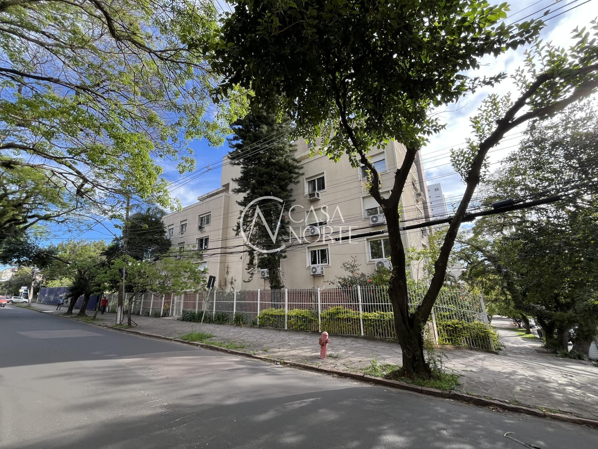 Apartamento à venda com 3 quartos, 101m², 1 suíte, 1 vaga, Rua Carazinho no bairro Petrópolis em Porto Alegre