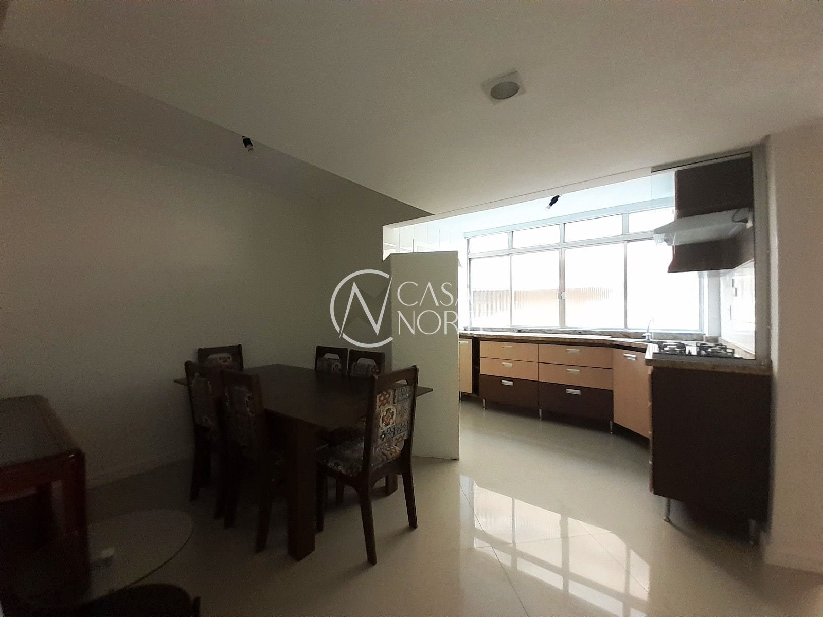 Apartamento à venda com 2 quartos, 77m², Avenida Getúlio Vargas no bairro Menino Deus em Porto Alegre