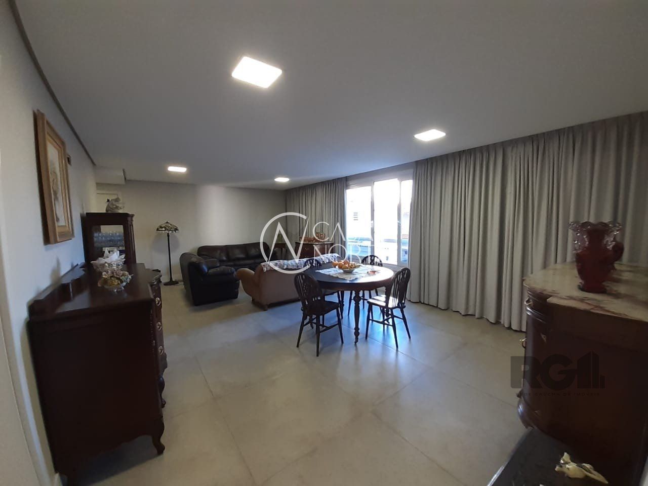 Apartamento à venda com 3 quartos, 142m², 1 suíte, 2 vagas, Rua Doutor Pereira Neto no bairro Tristeza em Porto Alegre