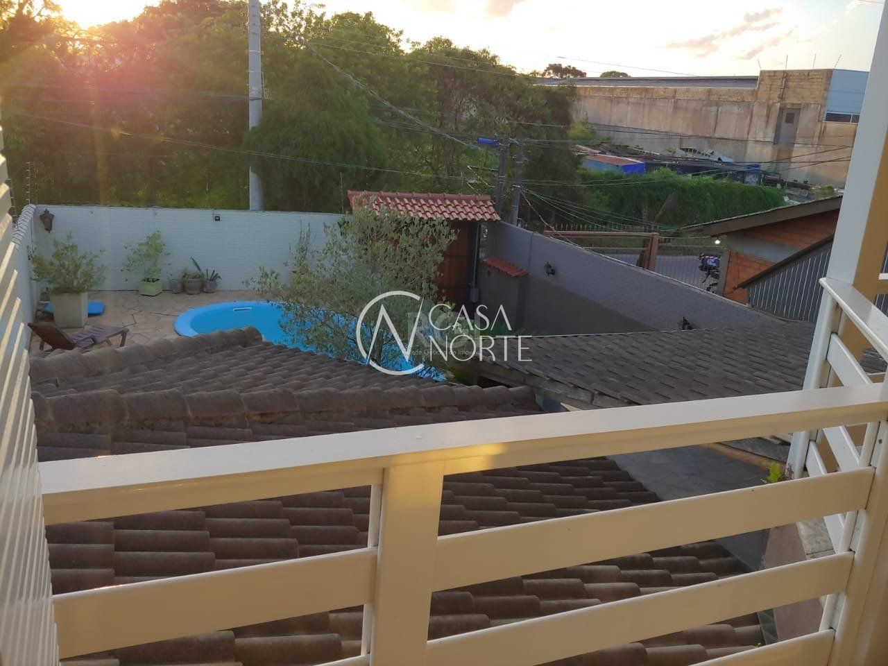 Casa à venda com 3 quartos, 250m², 1 suíte, 5 vagas, Rua João Paris no bairro Santa Rosa de Lima em Porto Alegre