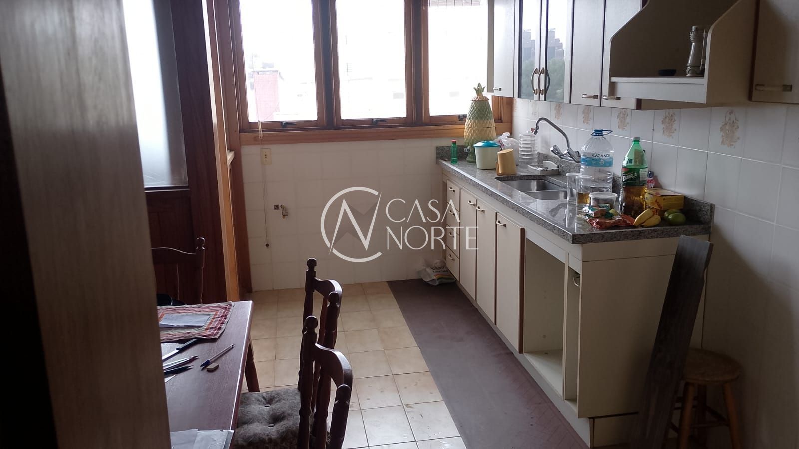 Apartamento à venda com 3 quartos, 135m², 1 suíte, Rua Domingos Crescêncio no bairro Santana em Porto Alegre