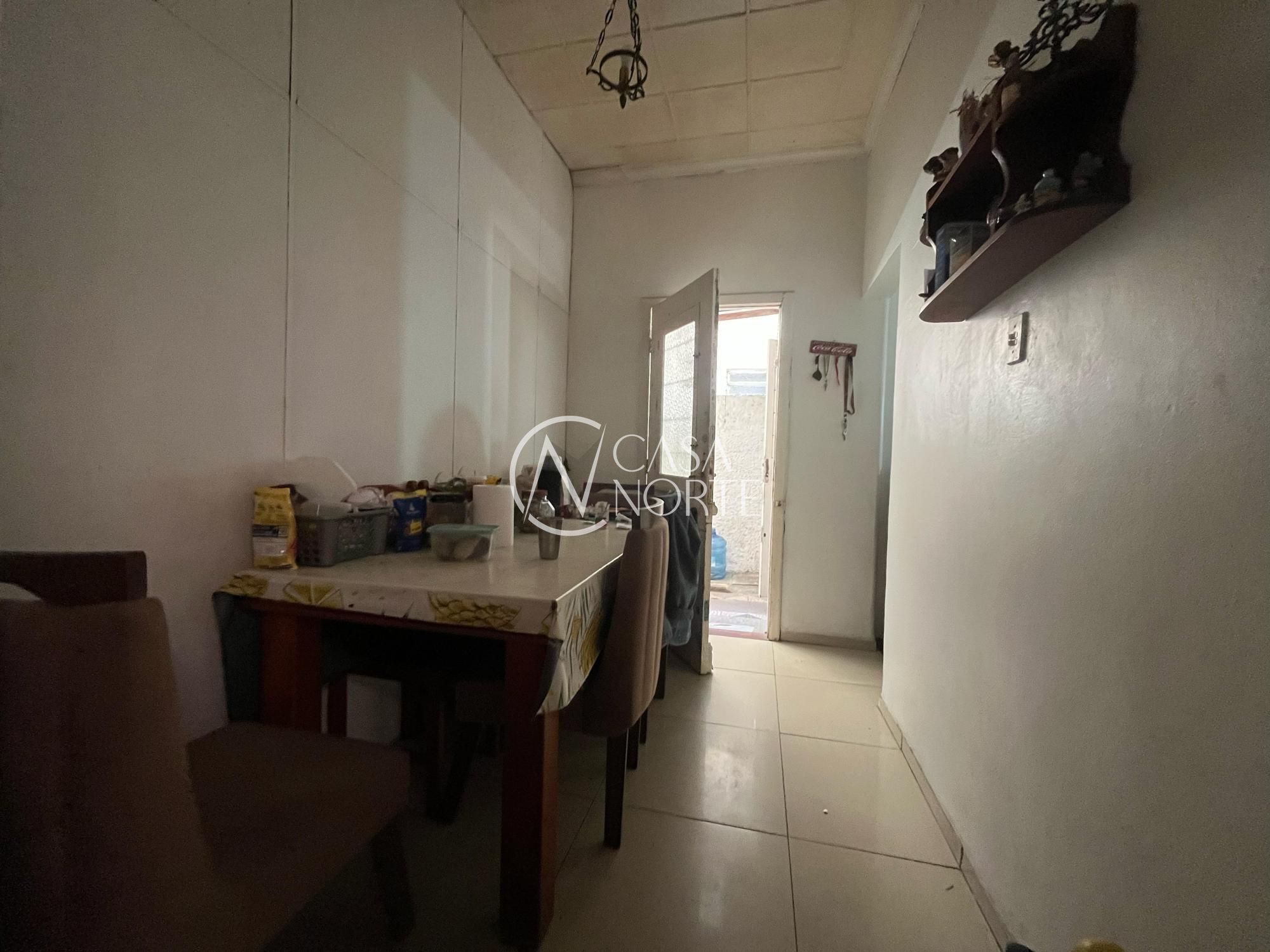 Casa à venda com 3 quartos, 281m², 1 suíte, 2 vagas, Rua Vicente da Fontoura no bairro Rio Branco em Porto Alegre