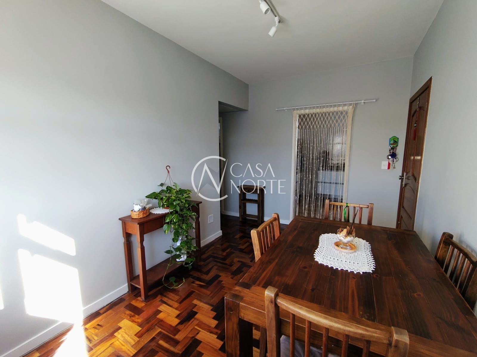 Apartamento à venda com 3 quartos, 61m², 1 vaga, Travessa Escobar no bairro Camaquã em Porto Alegre