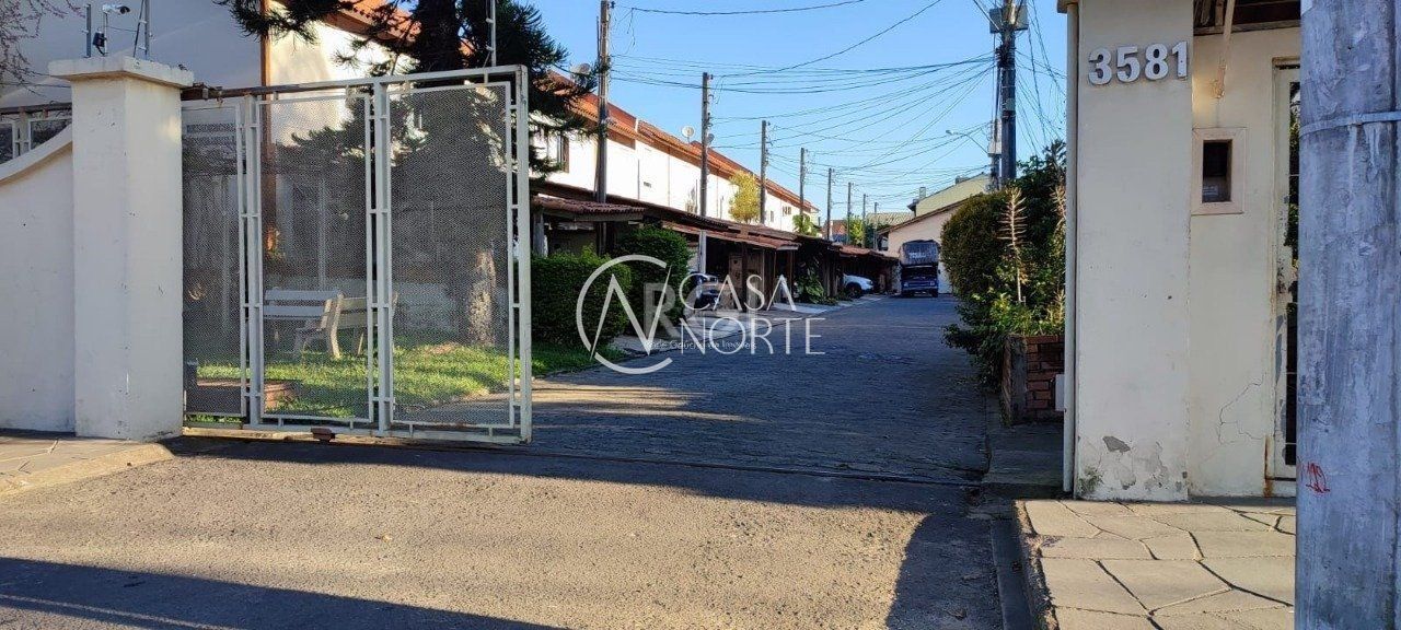 Sobrado à venda com 2 quartos, 86m², 1 suíte, 1 vaga, Avenida Juca Batista no bairro Hípica em Porto Alegre
