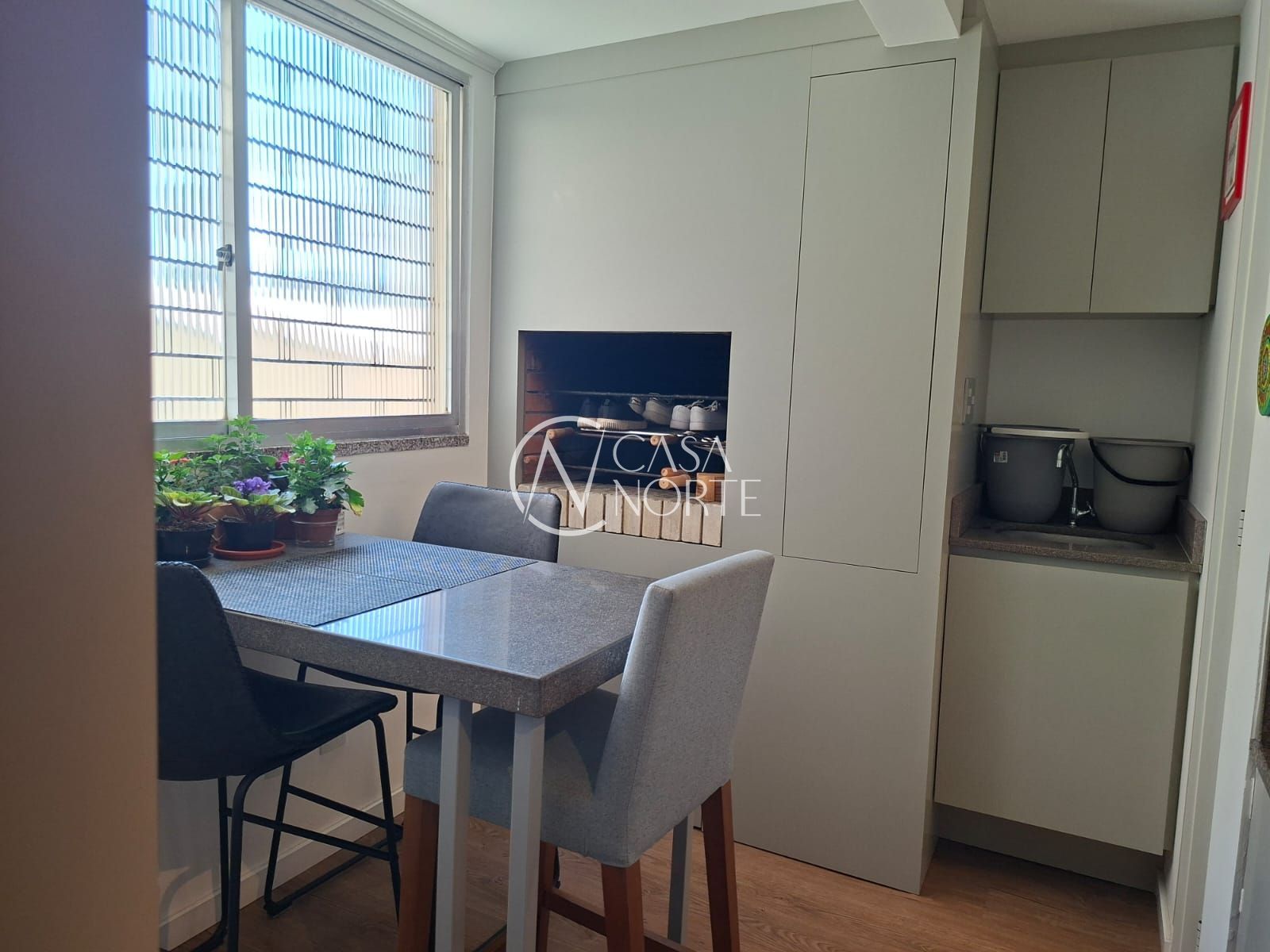 Apartamento à venda com 2 quartos, 70m², Rua São Francisco no bairro Santana em Porto Alegre