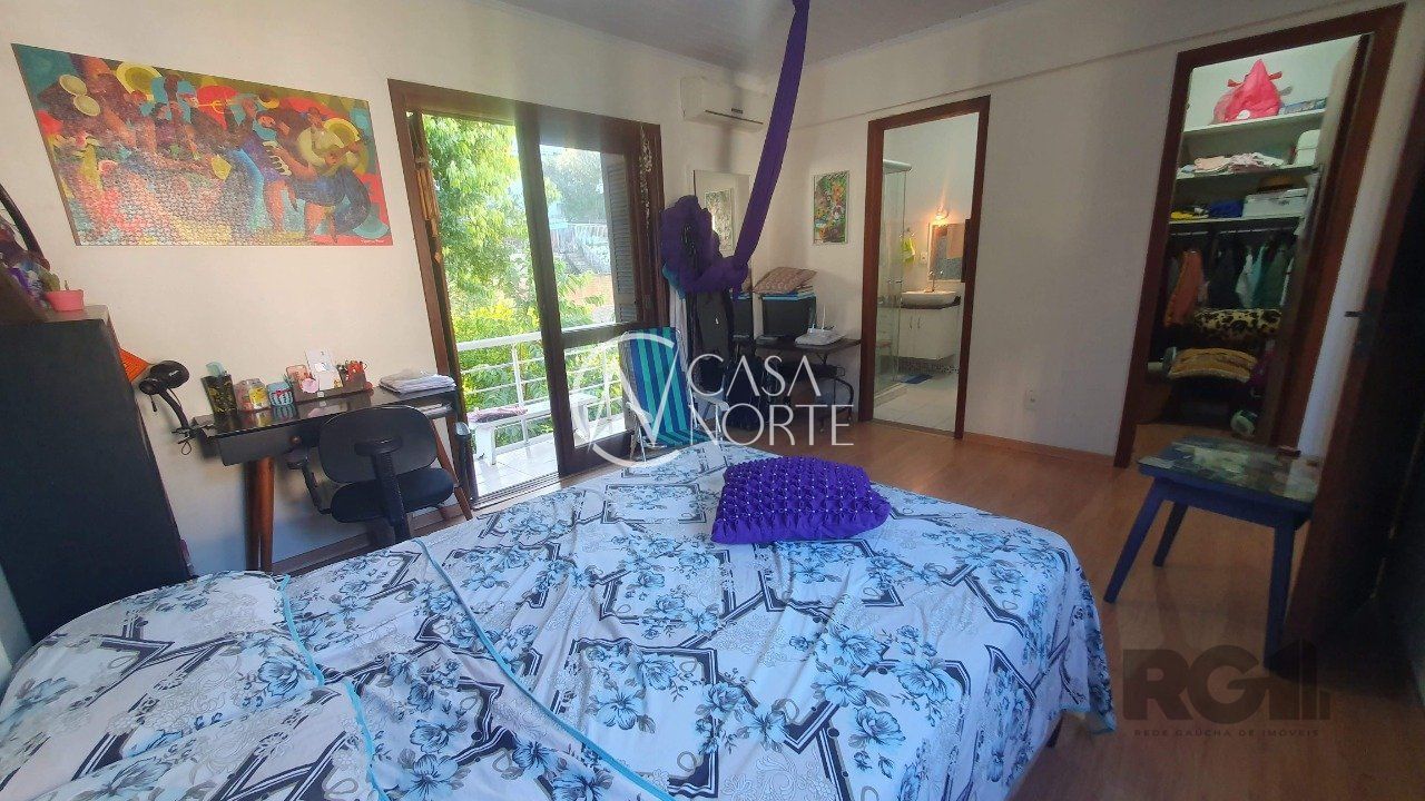 Casa à venda com 3 quartos, 125m², 1 suíte, 2 vagas, Rua São Simão no bairro Bom Jesus em Porto Alegre