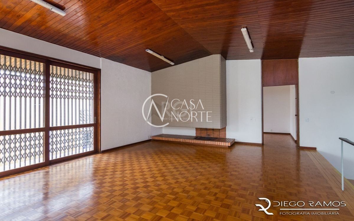 Casa à venda com 4 quartos, 500m², 1 suíte, 4 vagas, Rua Silveiro no bairro Menino Deus em Porto Alegre