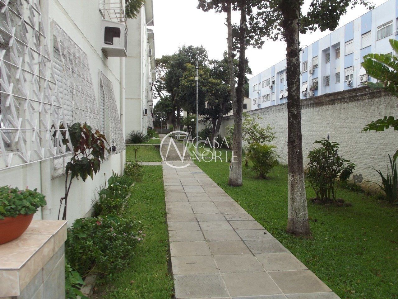 Apartamento à venda com 2 quartos, 46m², 1 vaga, Rua Gorki no bairro Cavalhada em Porto Alegre