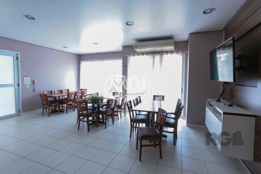 Apartamento à venda com 3 quartos, 78m², 1 suíte, 1 vaga, Rua Padre Todesco no bairro Partenon em Porto Alegre