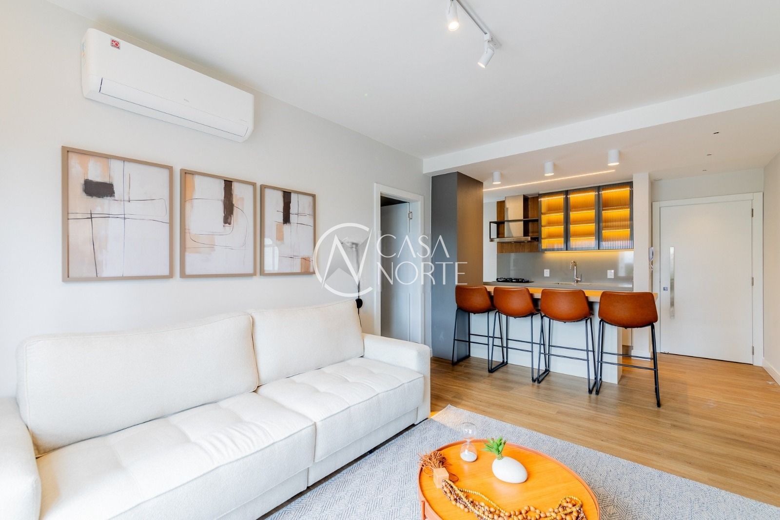 Apartamento à venda com 2 quartos, 71m², Avenida João Wallig no bairro Passo da Areia em Porto Alegre