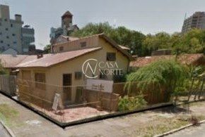 Terreno à venda  com 300m², Rua Carlos Legori no bairro Passo da Areia em Porto Alegre