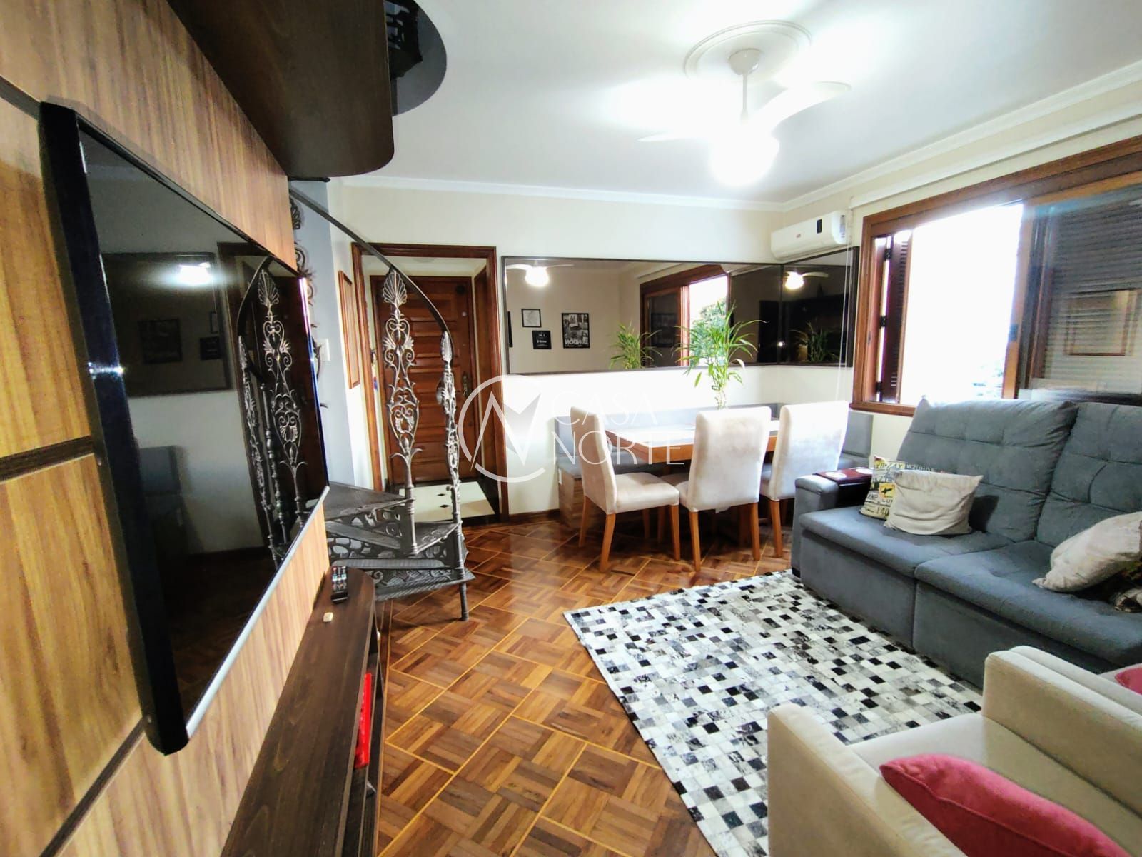 Cobertura à venda com 3 quartos, 151m², 1 suíte, 2 vagas, Travessa Alexandrino de Alencar no bairro Azenha em Porto Alegre