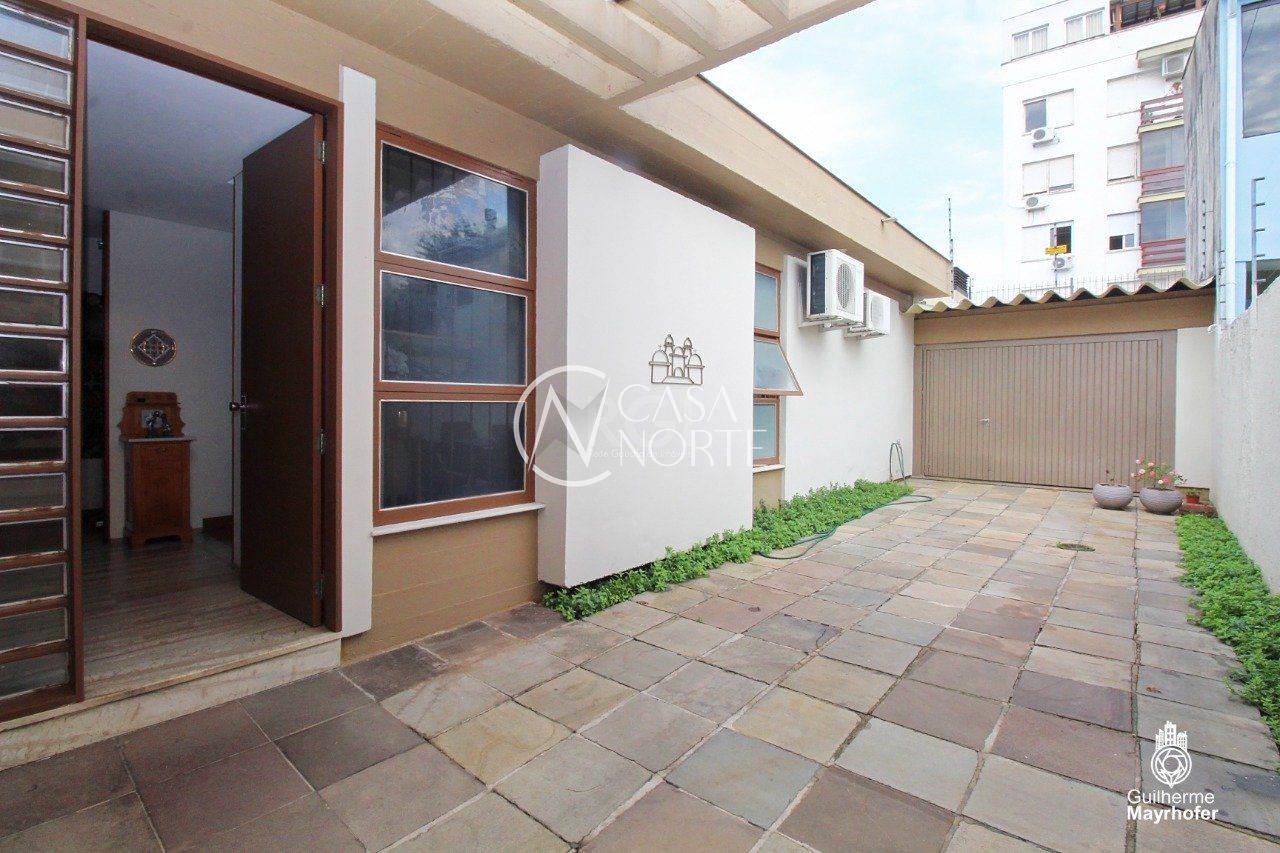 Casa à venda com 3 quartos, 160m², 1 suíte, Rua Pedro Pieretti no bairro Jardim Botânico em Porto Alegre