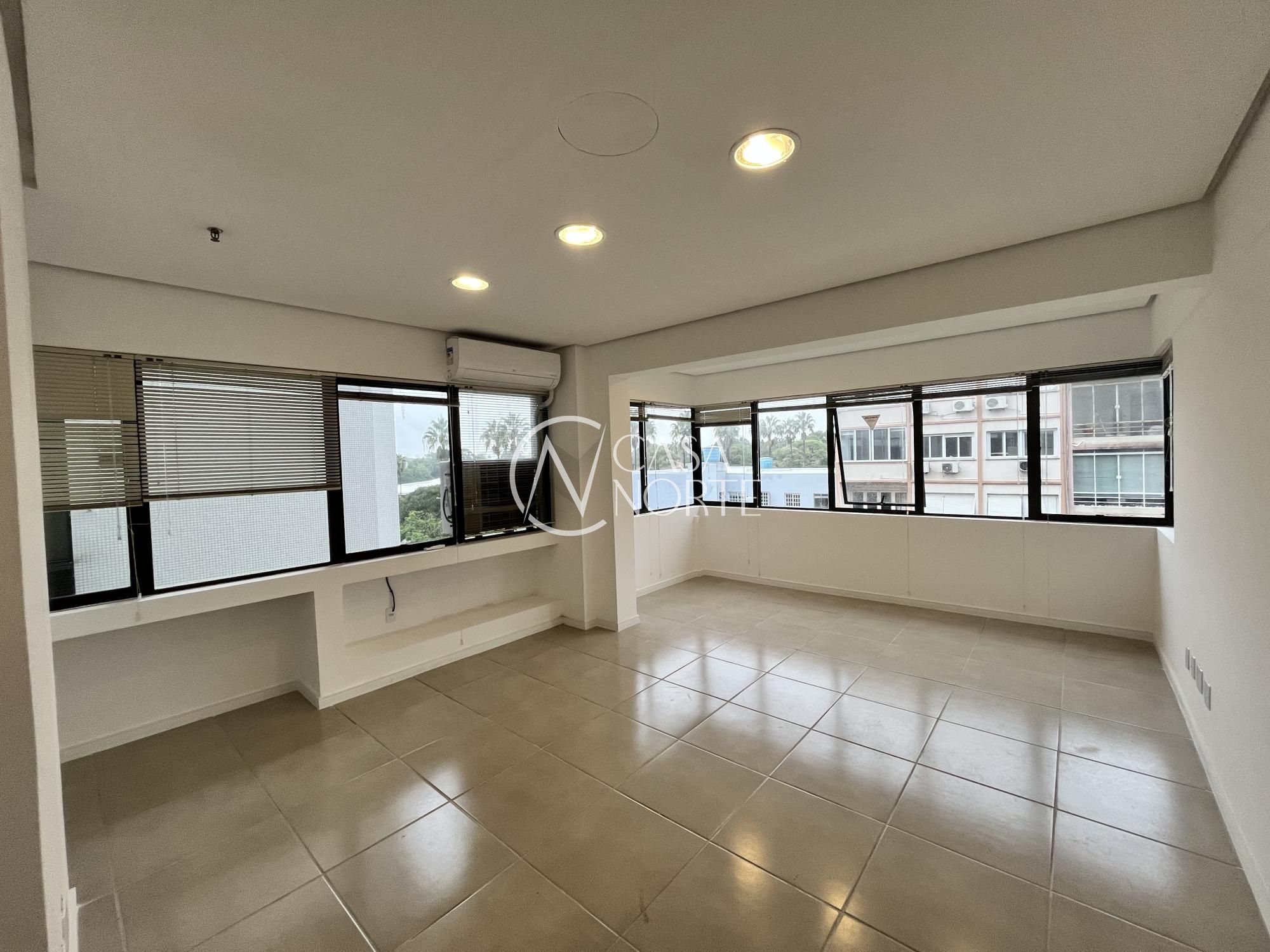 Sala Comercial à venda com 1 quarto, 35m², 1 vaga, Rua General João Telles no bairro Bom Fim em Porto Alegre