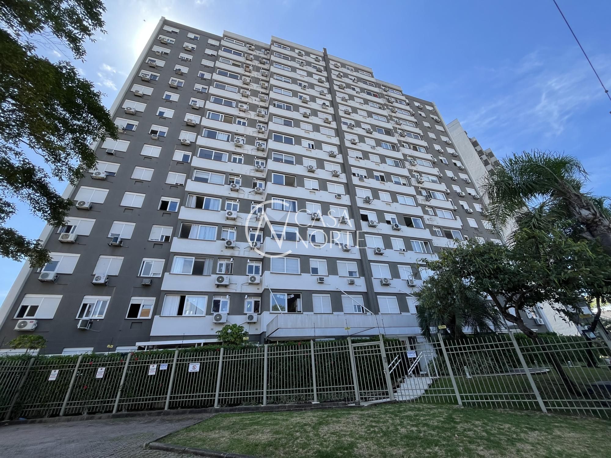 Apartamento à venda com 2 quartos, 59m², 1 suíte, 1 vaga, Rua Augusto Severo no bairro São João em Porto Alegre