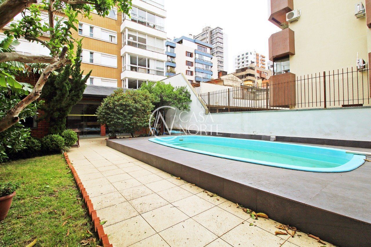 Casa à venda com 3 quartos, 464m², 1 suíte, 3 vagas, Avenida Lageado no bairro Petrópolis em Porto Alegre