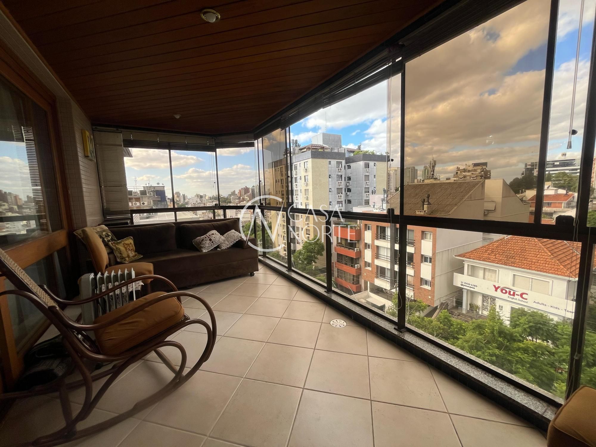 Apartamento à venda com 3 quartos, 163m², 1 suíte, 2 vagas, Rua Carlos Trein Filho no bairro Auxiliadora em Porto Alegre