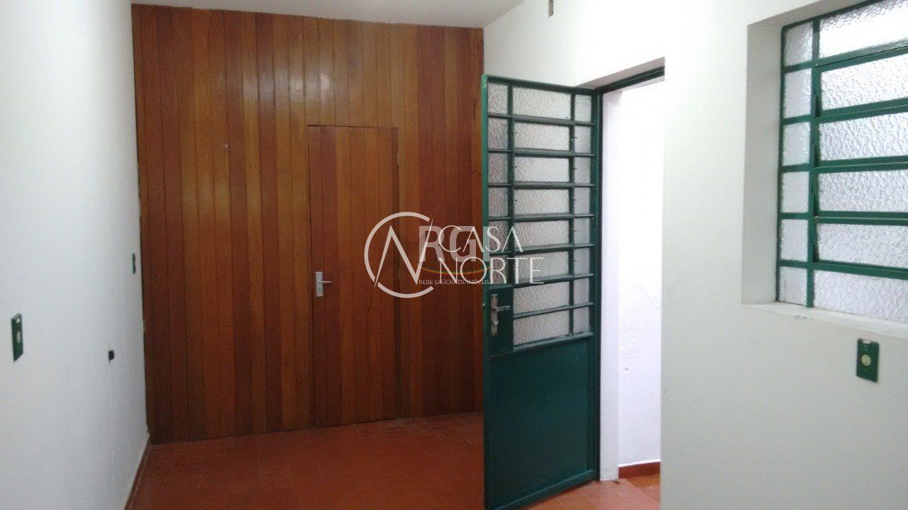 Casa à venda com 3 quartos, 363m², 1 suíte, 2 vagas, Rua Carlos Von Koseritz no bairro São João em Porto Alegre