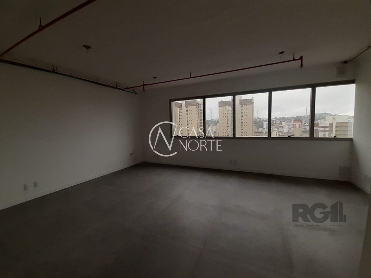 Sala Comercial à venda , 41m², Avenida Getúlio Vargas no bairro Menino Deus em Porto Alegre