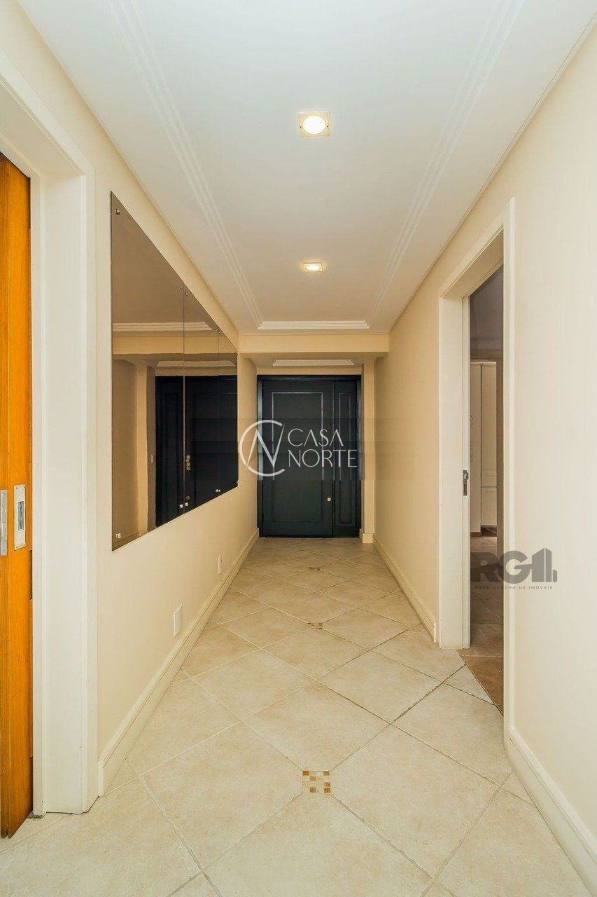 Apartamento à venda com 3 quartos, 197m², 1 suíte, 2 vagas, Rua Pedro Chaves Barcelos no bairro Auxiliadora em Porto Alegre