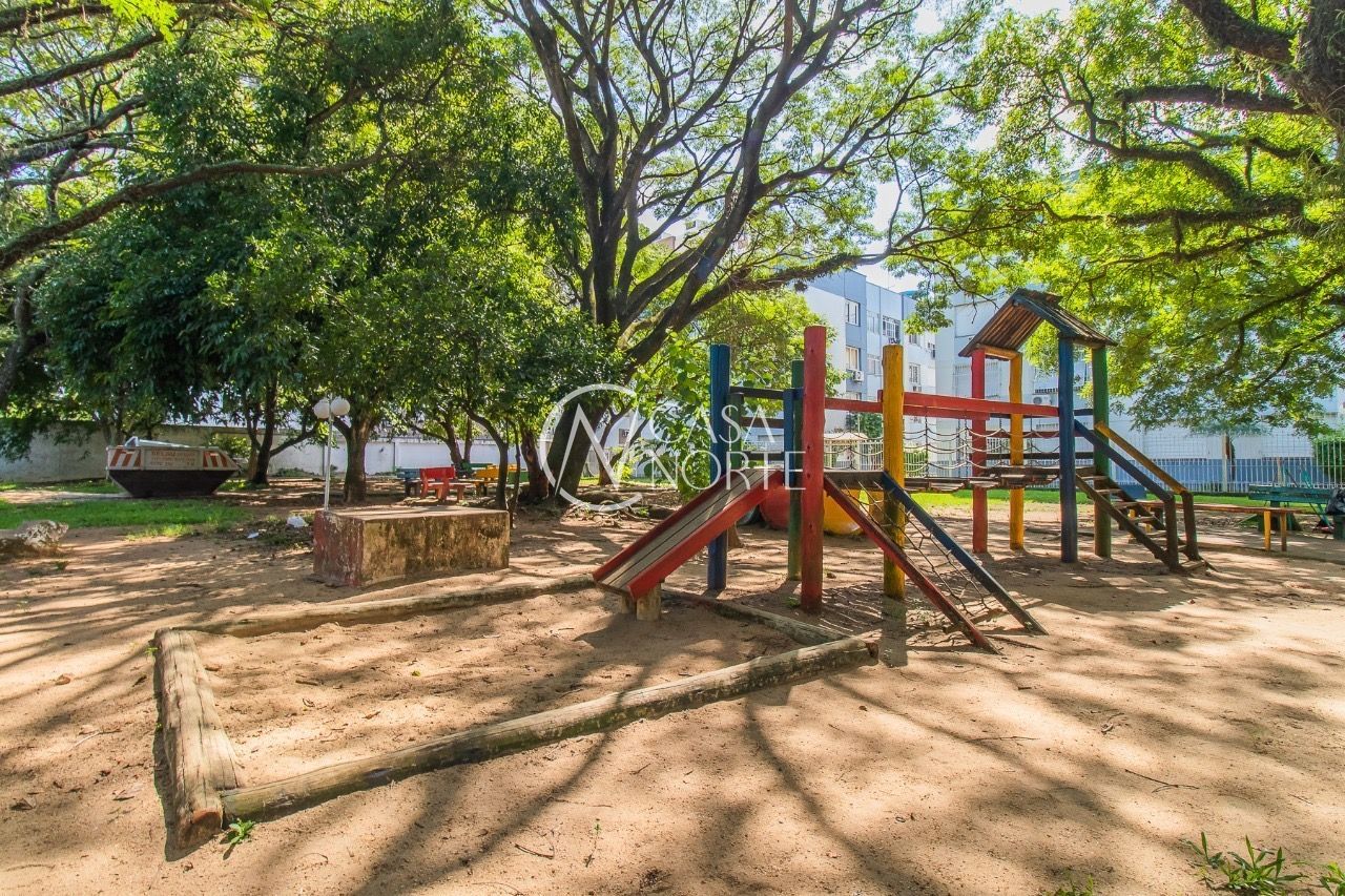 Apartamento à venda com 2 quartos, 65m², Rua Sapê no bairro Passo da Areia em Porto Alegre