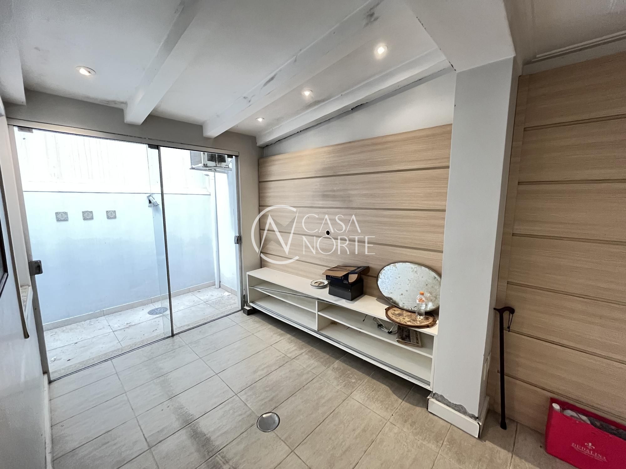 Apartamento à venda com 2 quartos, 49m², Rua Silva Só no bairro Santa Cecília em Porto Alegre