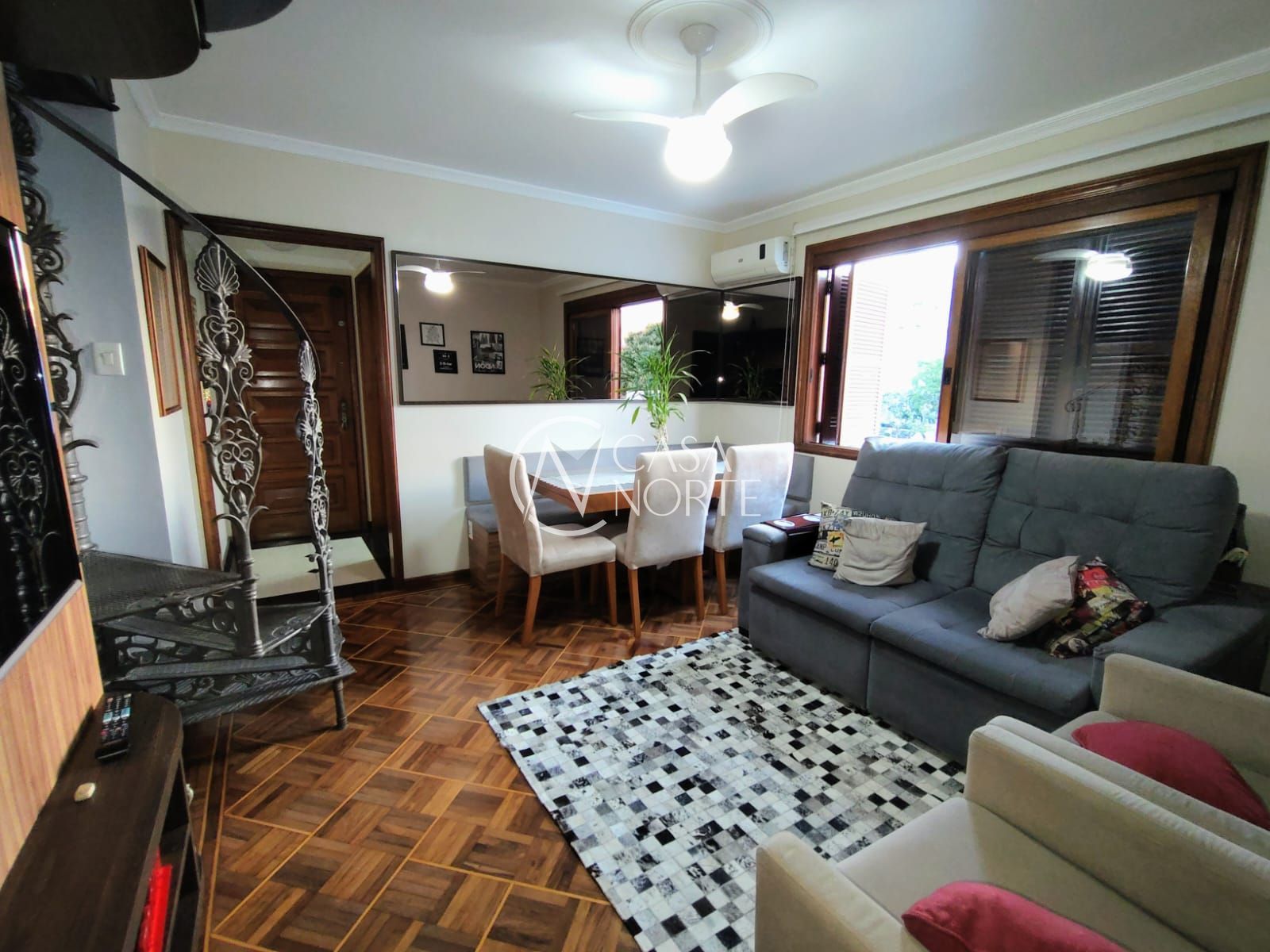 Cobertura à venda com 3 quartos, 151m², 1 suíte, 2 vagas, Travessa Alexandrino de Alencar no bairro Azenha em Porto Alegre