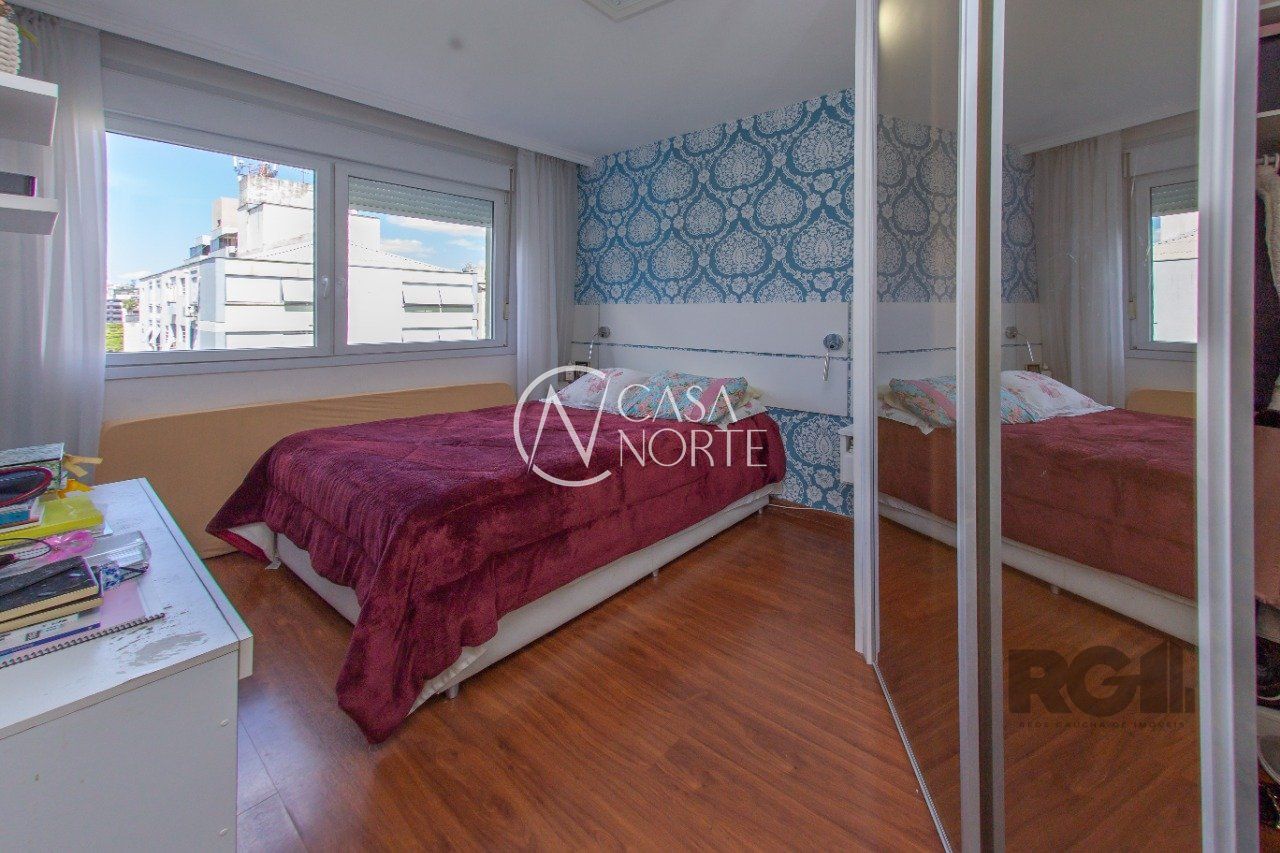 Apartamento à venda com 3 quartos, 104m², 1 suíte, 1 vaga, Rua Tomaz Flores no bairro Independência em Porto Alegre