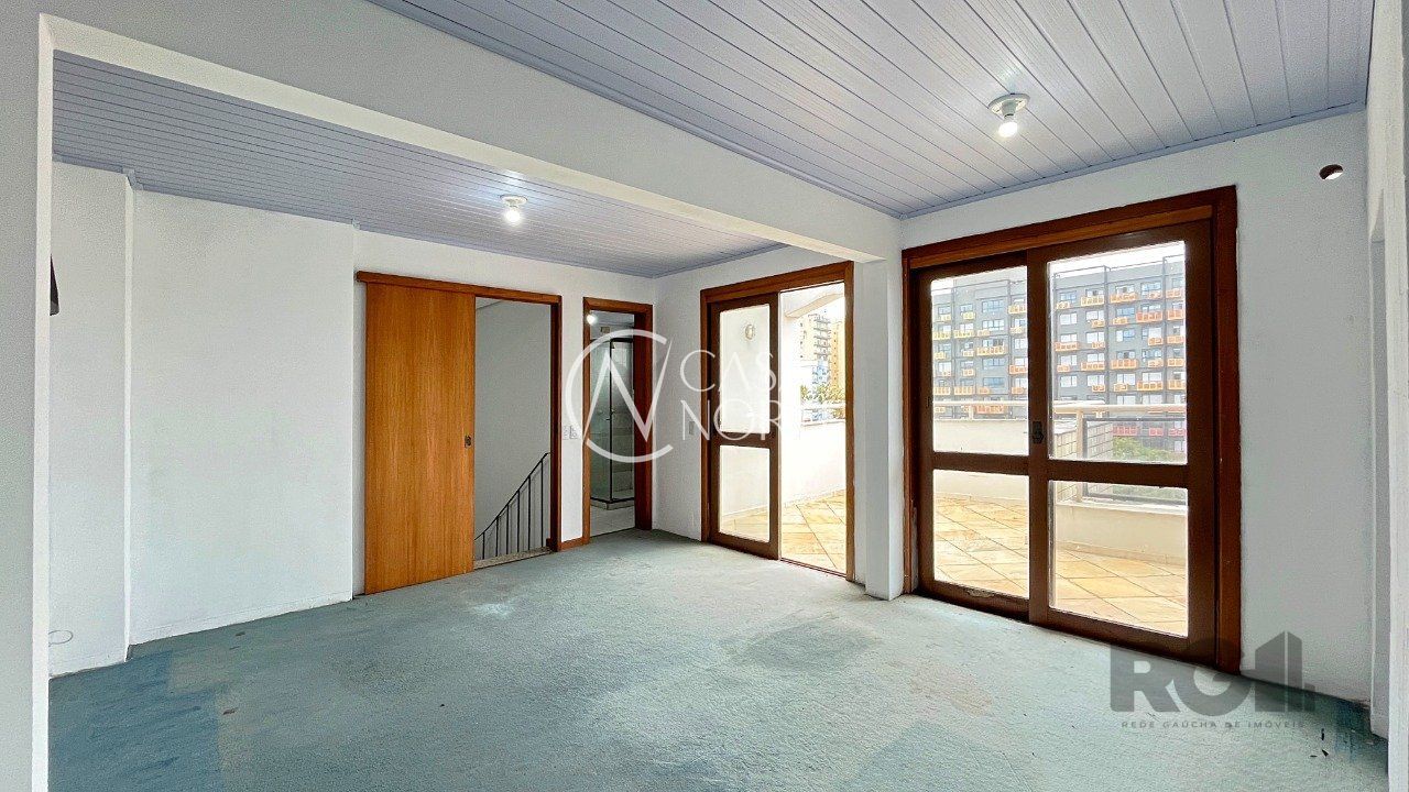 Cobertura à venda com 1 quarto, 70m², 1 vaga, Avenida Independência no bairro Independência em Porto Alegre