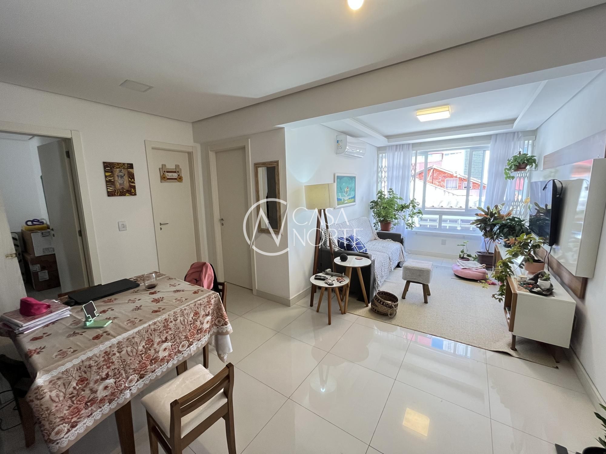 Apartamento à venda com 2 quartos, 65m², 1 suíte, 1 vaga, Rua Domingos Crescêncio no bairro Santana em Porto Alegre