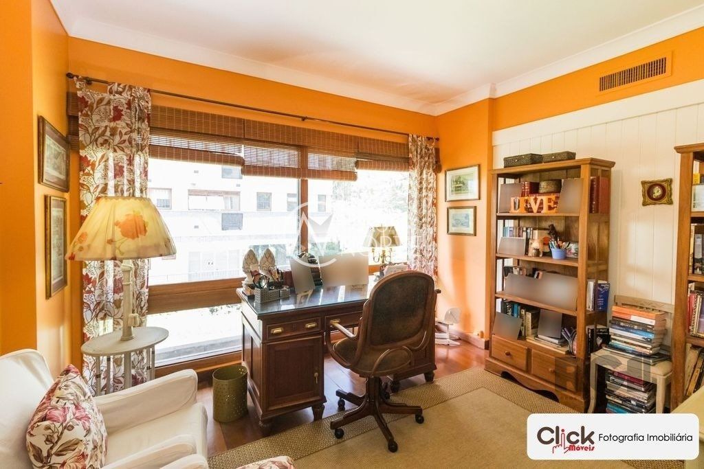 Apartamento à venda com 3 quartos, 247m², 1 suíte, 2 vagas, Avenida Bagé no bairro Petrópolis em Porto Alegre