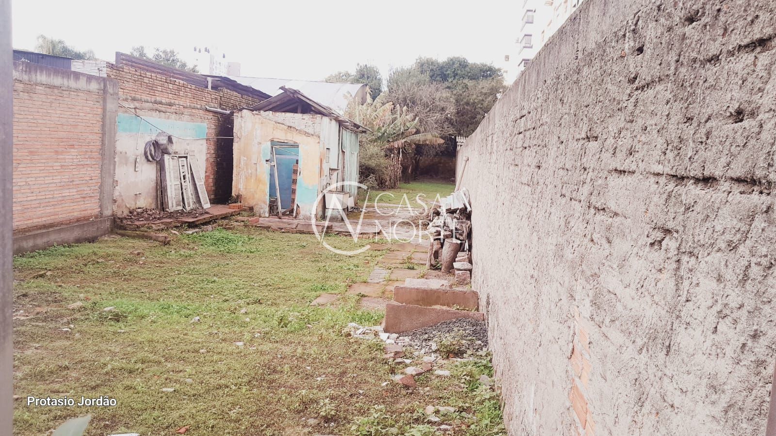 Terreno à venda  com 342m², Rua São Manoel no bairro Rio Branco em Porto Alegre