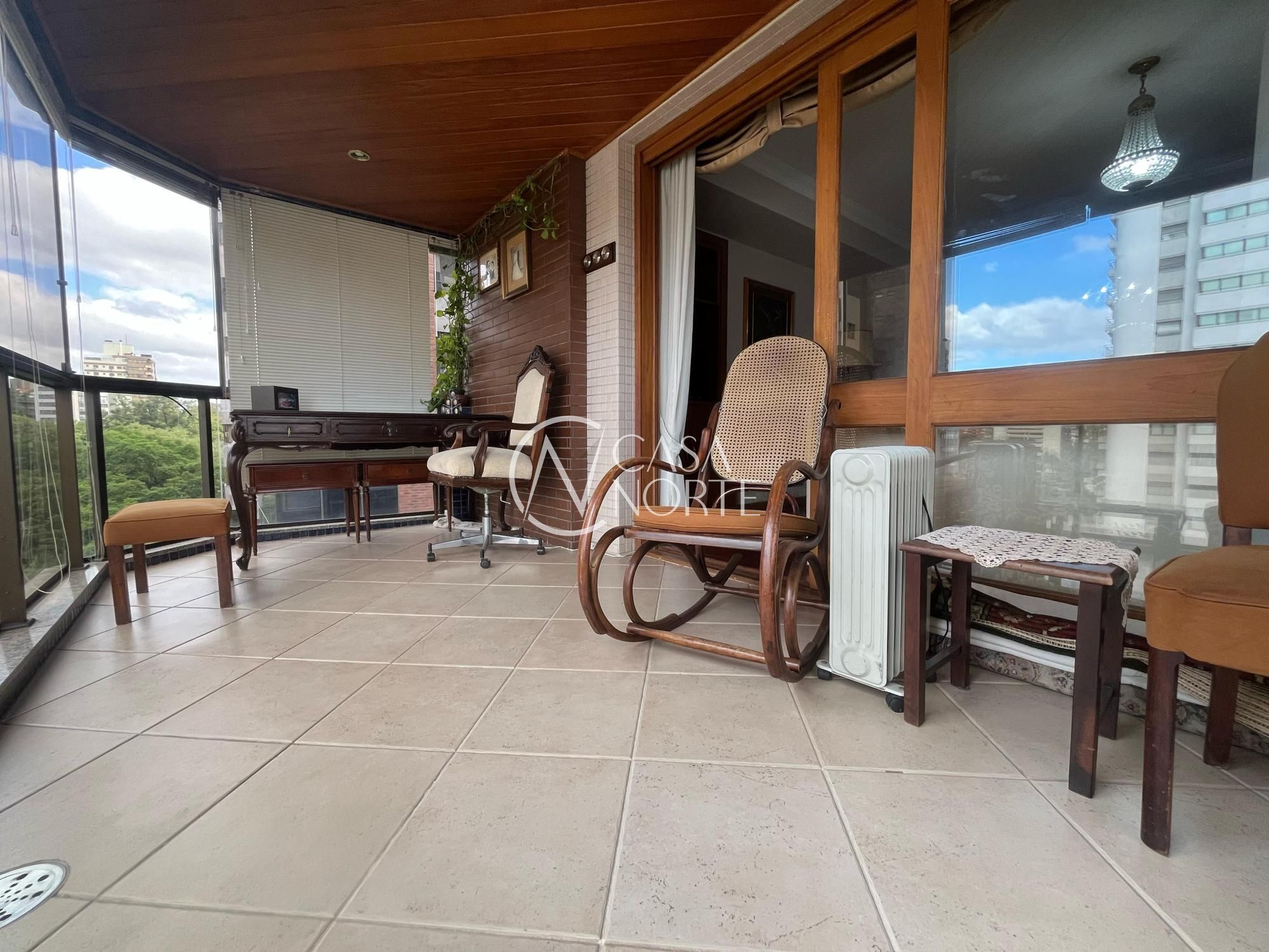 Apartamento à venda com 3 quartos, 163m², 1 suíte, 2 vagas, Rua Carlos Trein Filho no bairro Auxiliadora em Porto Alegre