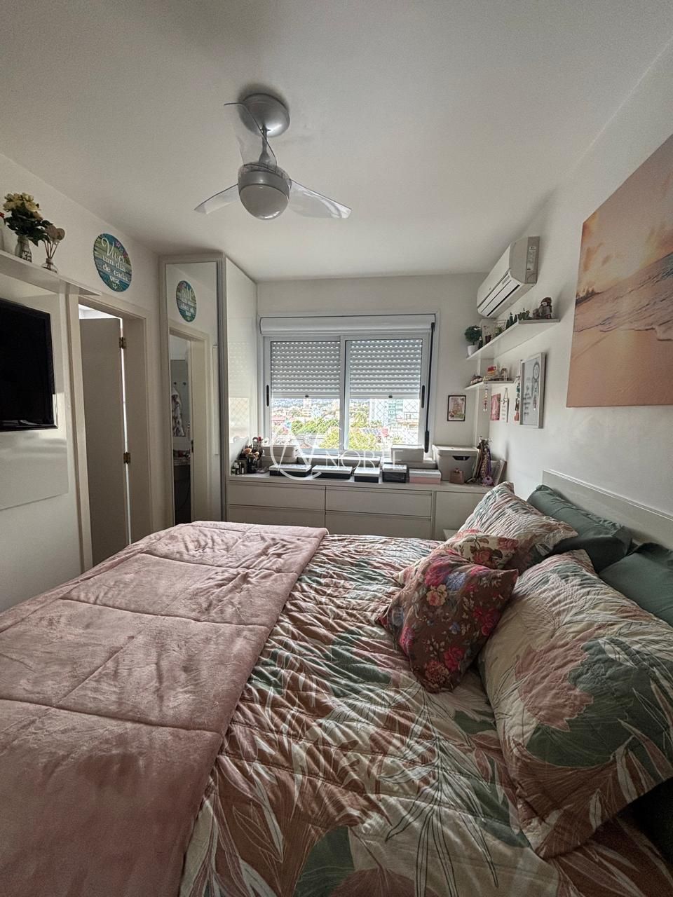 Apartamento à venda com 3 quartos, 79m², 1 suíte, 1 vaga, Rua Luiz de Camões no bairro Santo Antônio em Porto Alegre