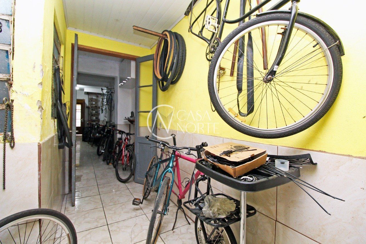 Casa à venda com 2 quartos, 85m², 1 vaga, Rua Lopo Gonçalves no bairro Cidade Baixa em Porto Alegre