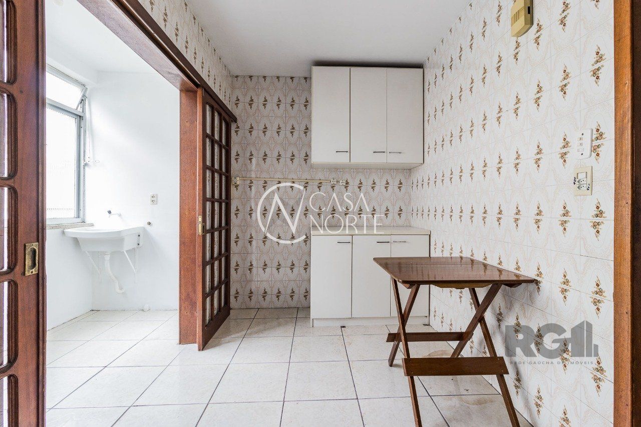 Apartamento à venda com 3 quartos, 77m², 1 vaga, Rua Engenheiro Antônio Carlos Tibiriçá no bairro Petrópolis em Porto Alegre