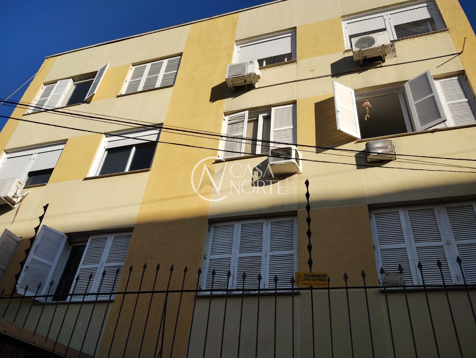 Apartamento à venda com 2 quartos, 60m², Rua Dezessete de Junho no bairro Menino Deus em Porto Alegre