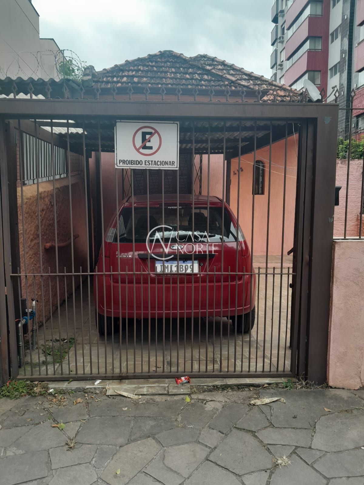 Casa à venda com 3 quartos, 101m², 2 vagas, Rua São Francisco no bairro Santana em Porto Alegre