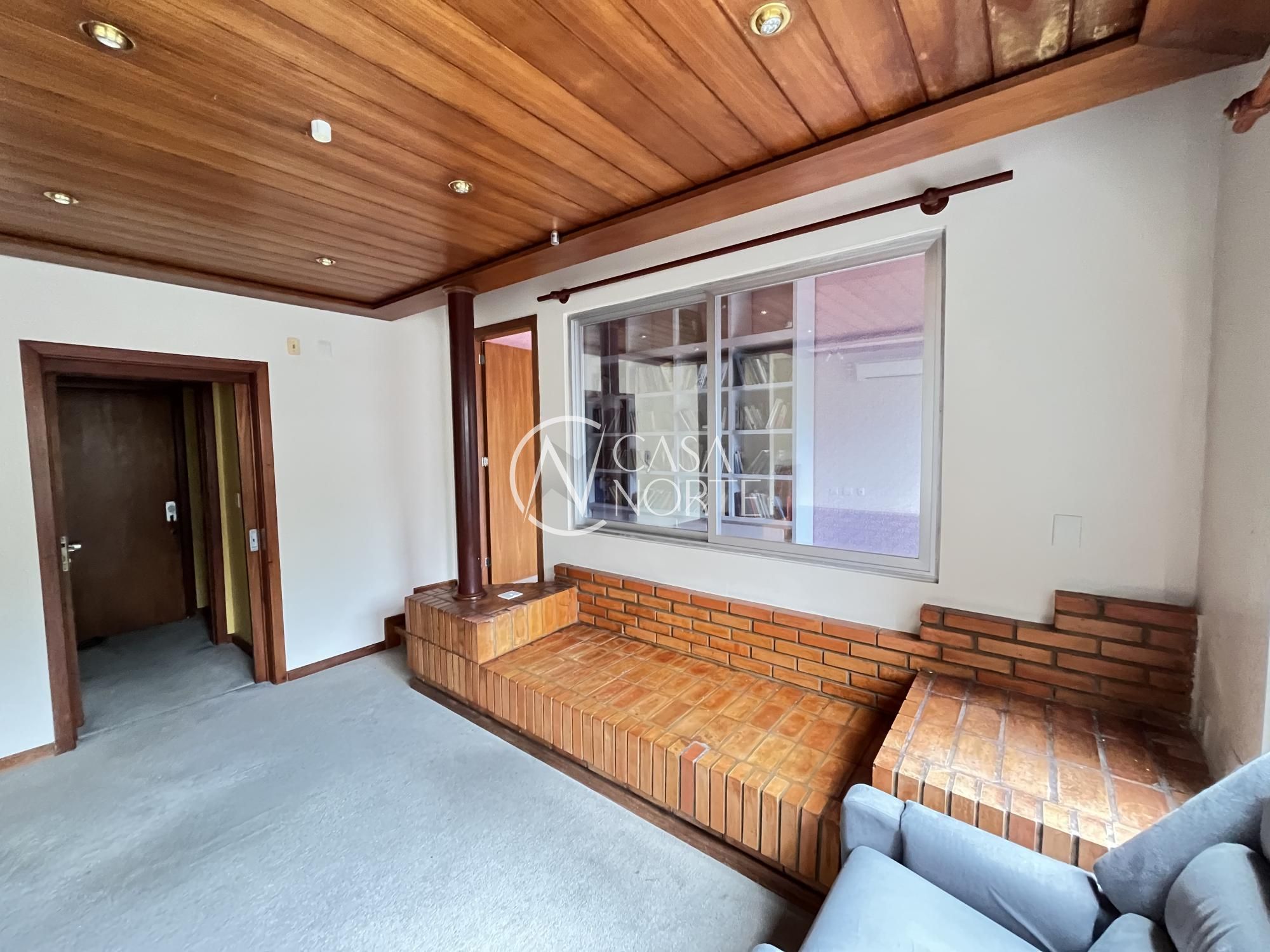 Sala Comercial à venda com 1 quarto, 112m², 1 vaga, Rua Felix da Cunha no bairro Floresta em Porto Alegre