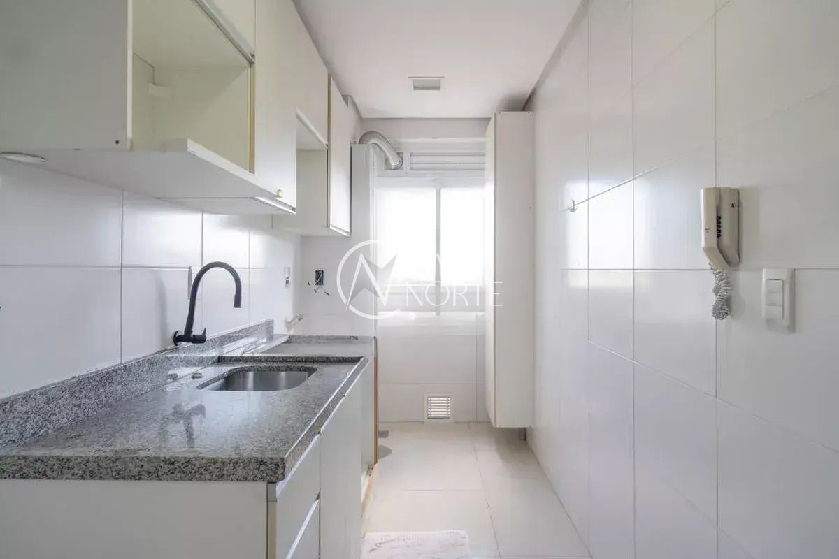 Apartamento à venda com 2 quartos, 69m², 2 suítes, 1 vaga, Rua Teixeira de Freitas no bairro Santo Antônio em Porto Alegre