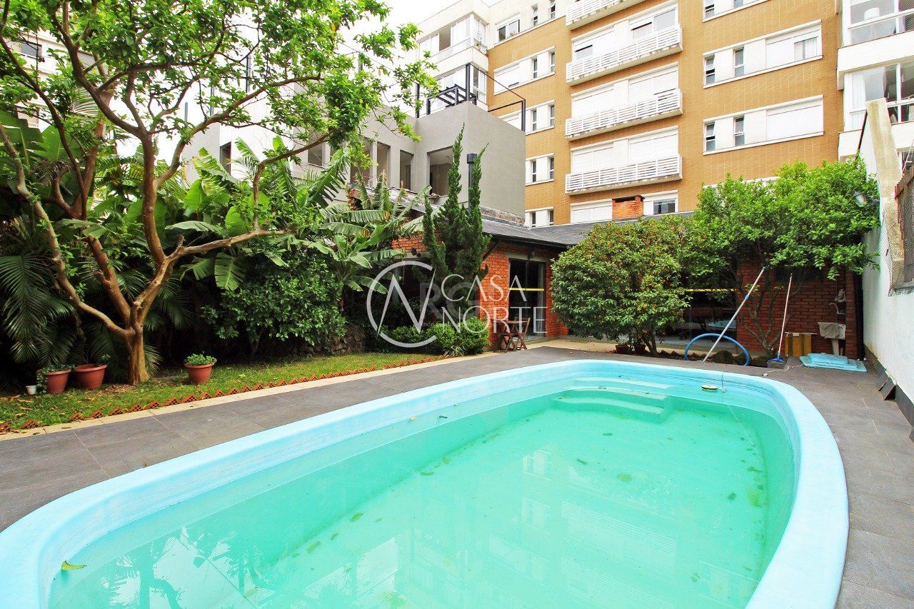 Casa à venda com 3 quartos, 464m², 1 suíte, 3 vagas, Avenida Lageado no bairro Petrópolis em Porto Alegre
