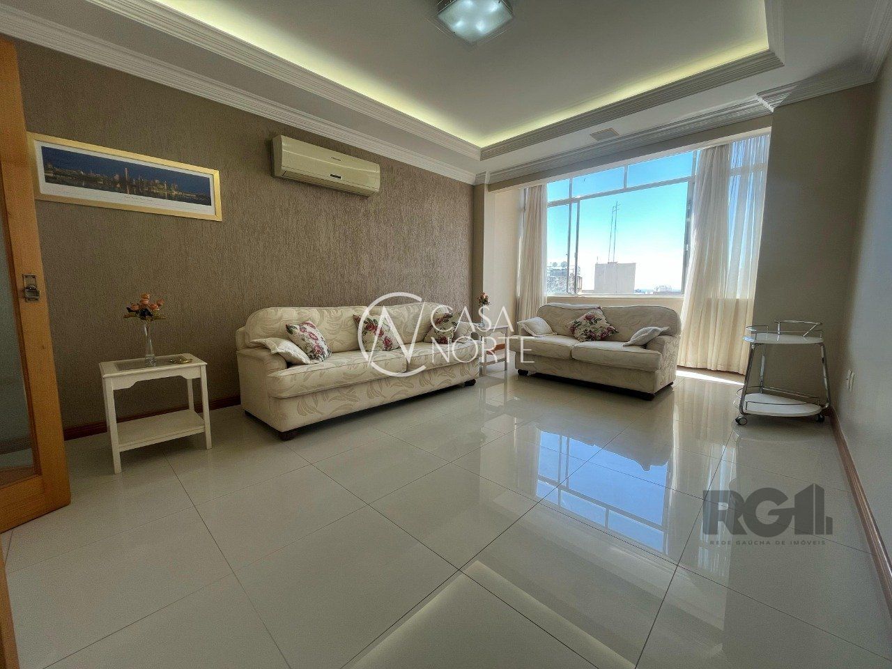 Apartamento à venda com 3 quartos, 140m², 1 vaga, Rua Duque de Caxias no bairro Centro em Porto Alegre